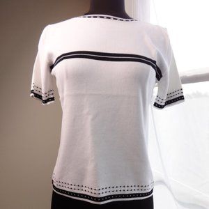 White Sweater w Black stripe Short Sleeve Size M
